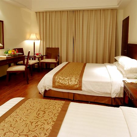 Jinjiang Baohong Hotel Annex Building Санья Экстерьер фото